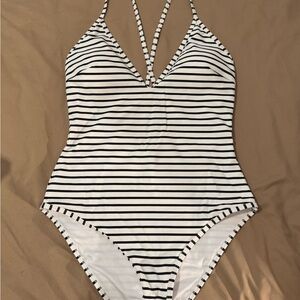 NWT Cupshe Black and White Striped One-piece Swimsuit - Size L